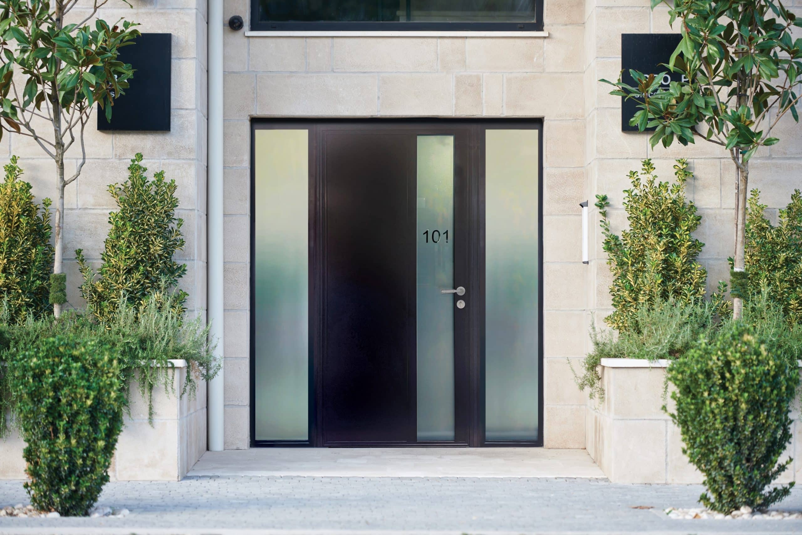 avero stock entrance 3 scaled